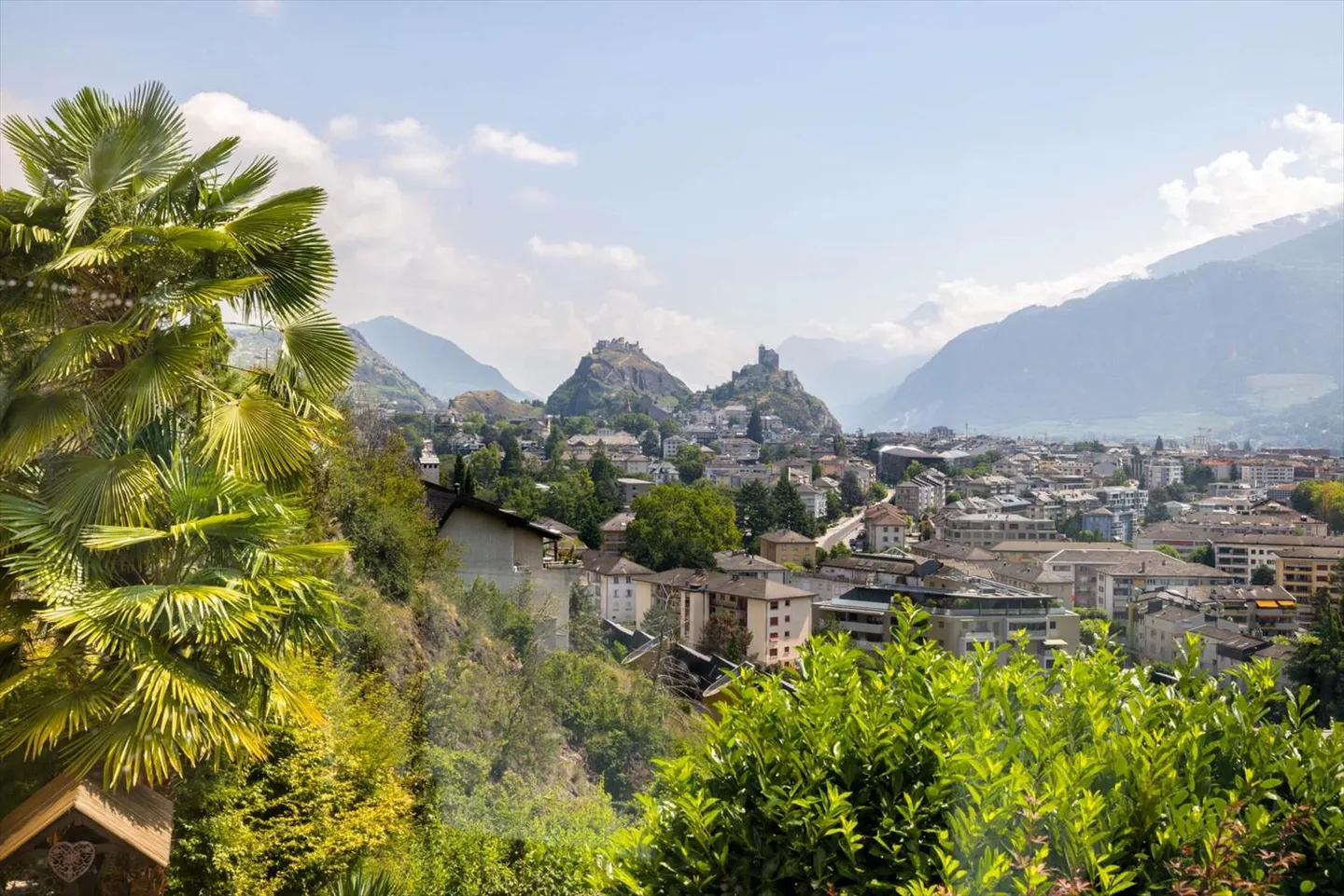 Rare exclusivity? Panoramic view of the castles and the city of Sion - Photo 13 of 13