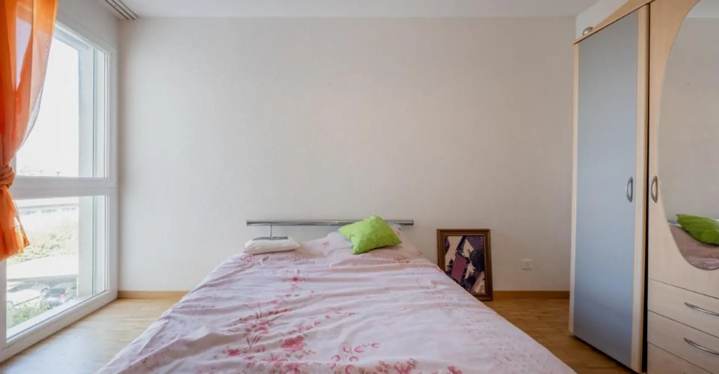 OPPORTUNITÉ À SAISIR AU COEUR D'ESTAVAYER : Lumineux appartement de 4.5 pièces - Photo 9 sur 13