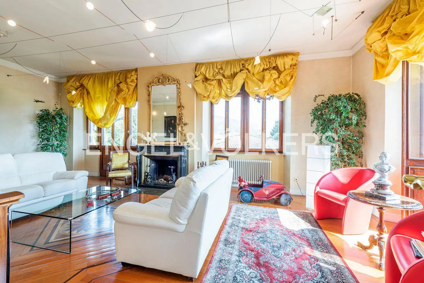 Villa raffinata dell'epoca tra il verde del Mendrisiotto - Foto 5 di 13