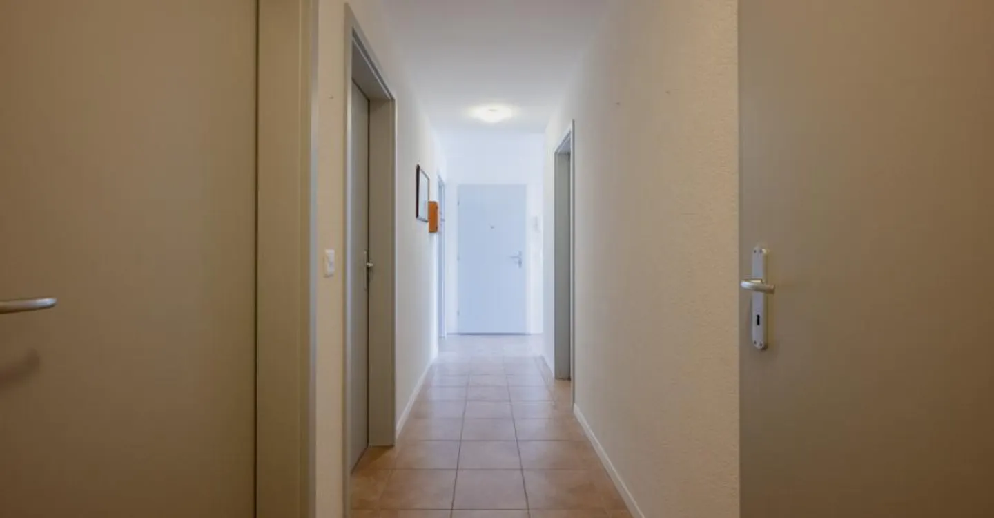 OPPORTUNITÉ À SAISIR AU COEUR D'ESTAVAYER : Lumineux appartement de 4.5 pièces - Photo 11 sur 13