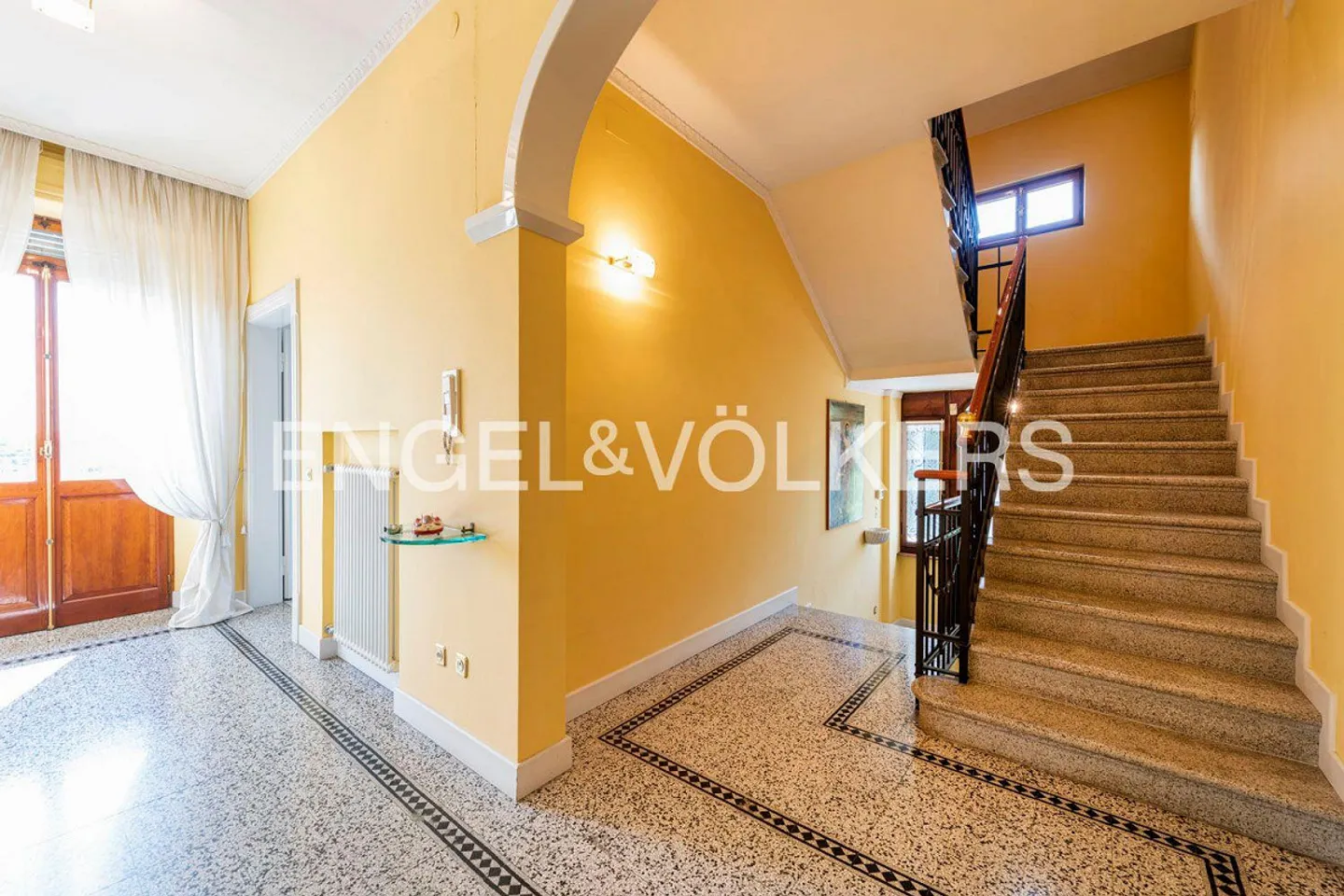 Villa raffinata dell'epoca tra il verde del Mendrisiotto - Foto 11 di 13