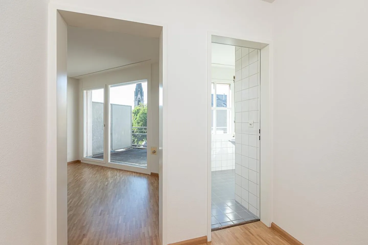 Ottimo appartamento di 2 stanze con 2 balconi in affitto! - Foto 10 di 11