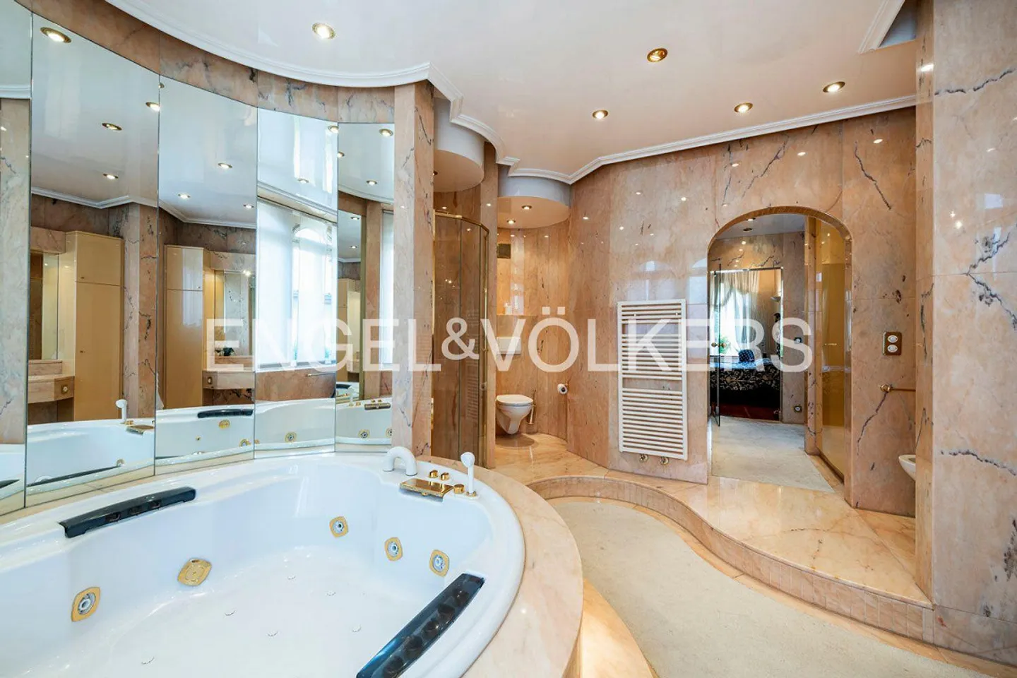 Villa raffinata dell'epoca tra il verde del Mendrisiotto - Foto 10 di 13