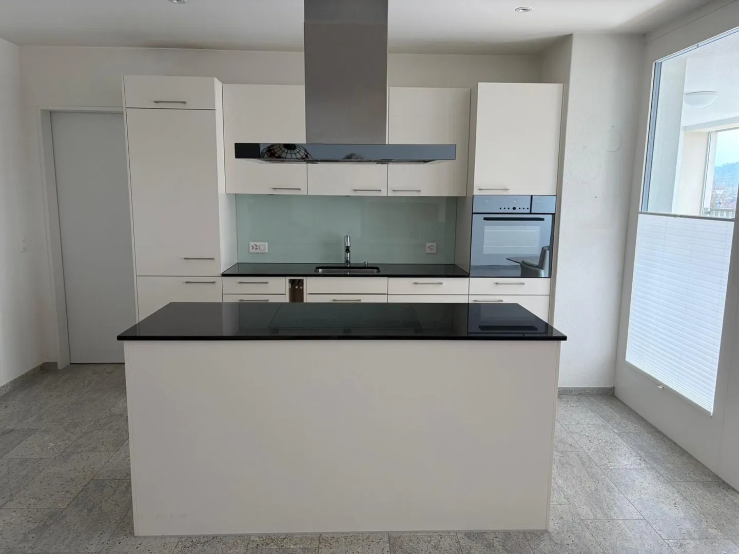 Appartamento moderno in una posizione centrale - Foto 2 di 10