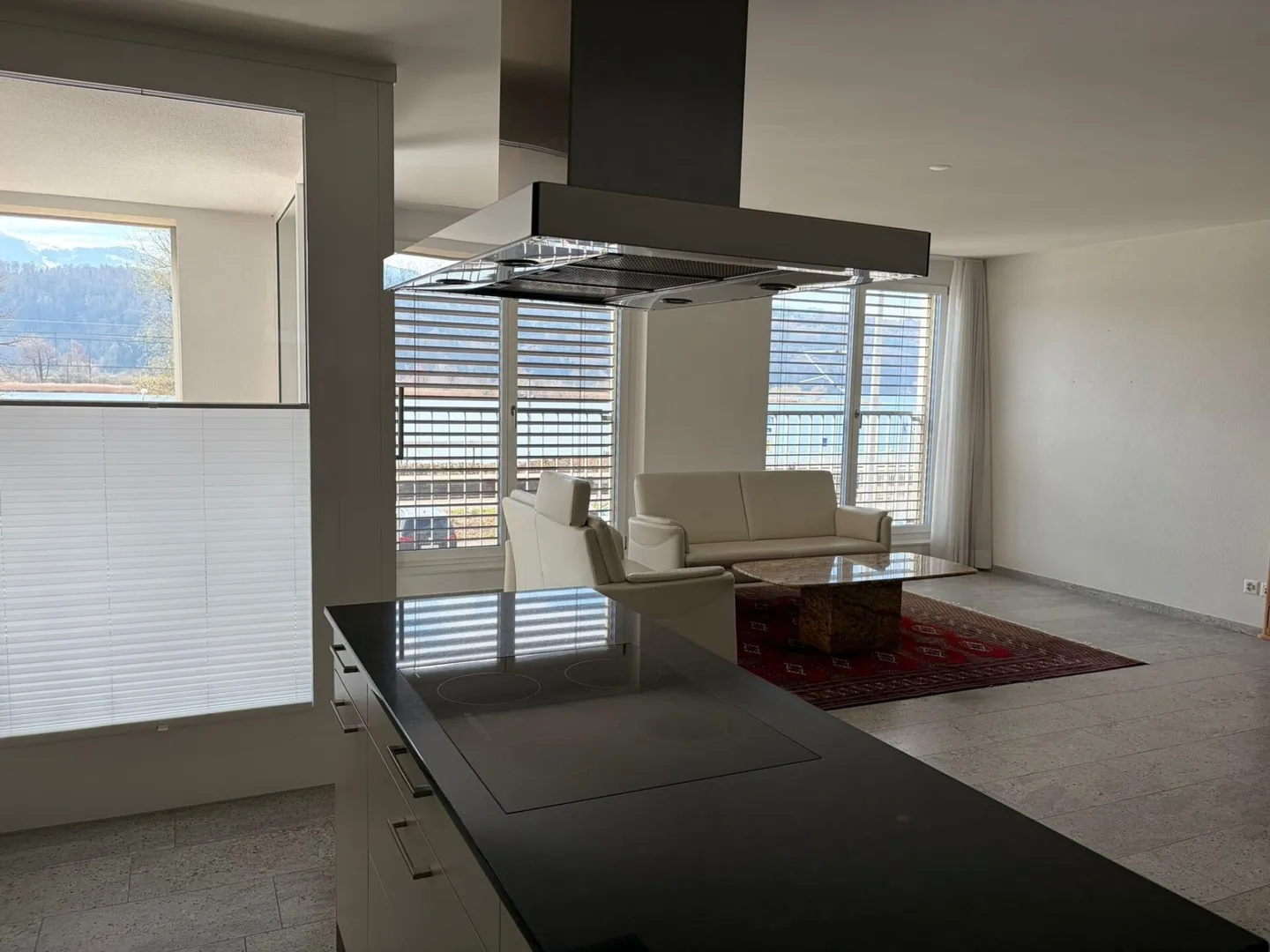 Appartamento moderno in una posizione centrale - Foto 3 di 10