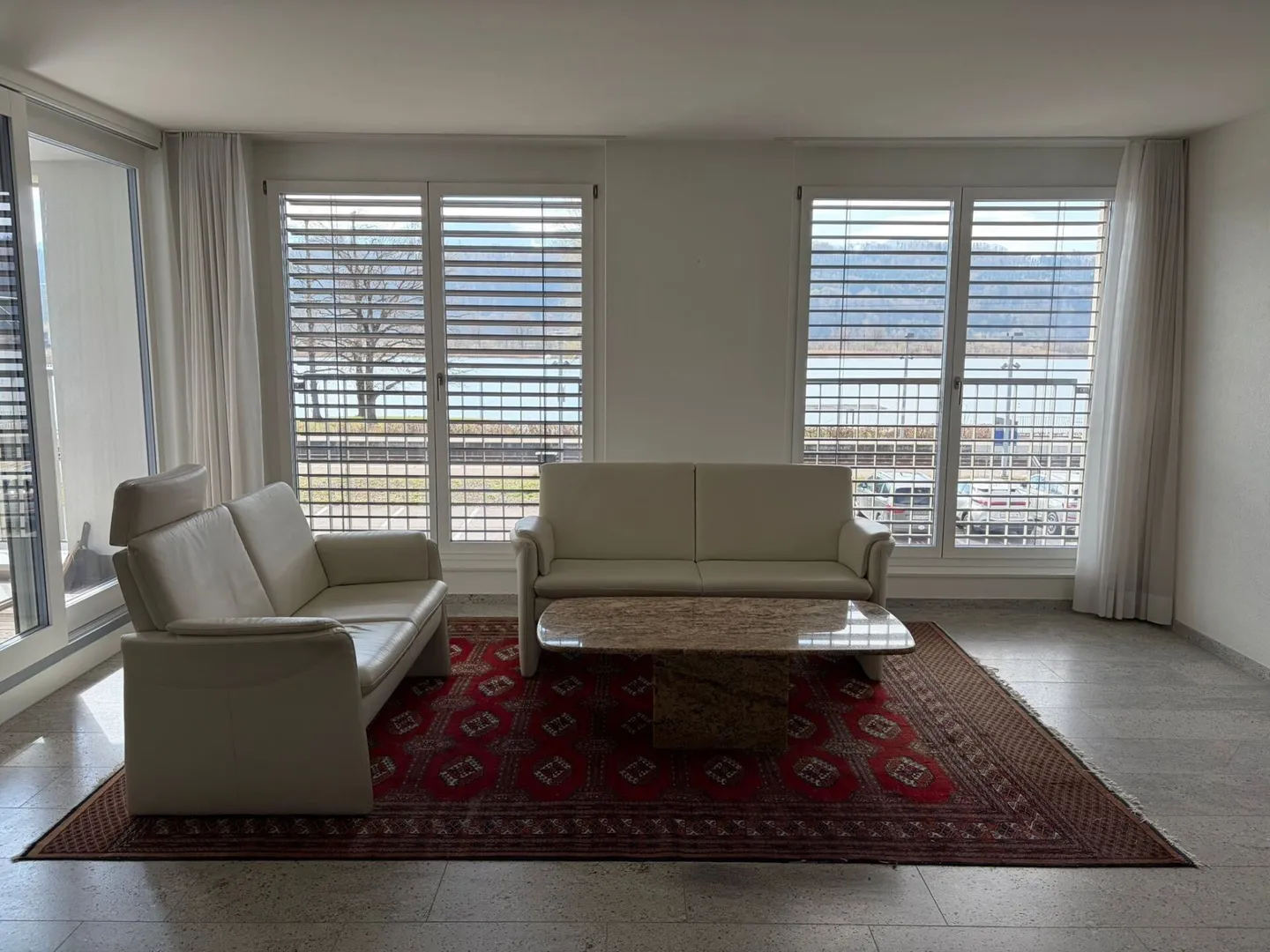 Appartamento moderno in una posizione centrale - Foto 4 di 10