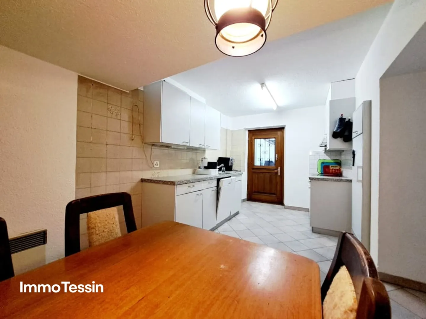 Appartamento al piano terra affascinante e bello in una posizione tranquilla con una grande terrazza privata di 35 m2 - Foto 8 di 13