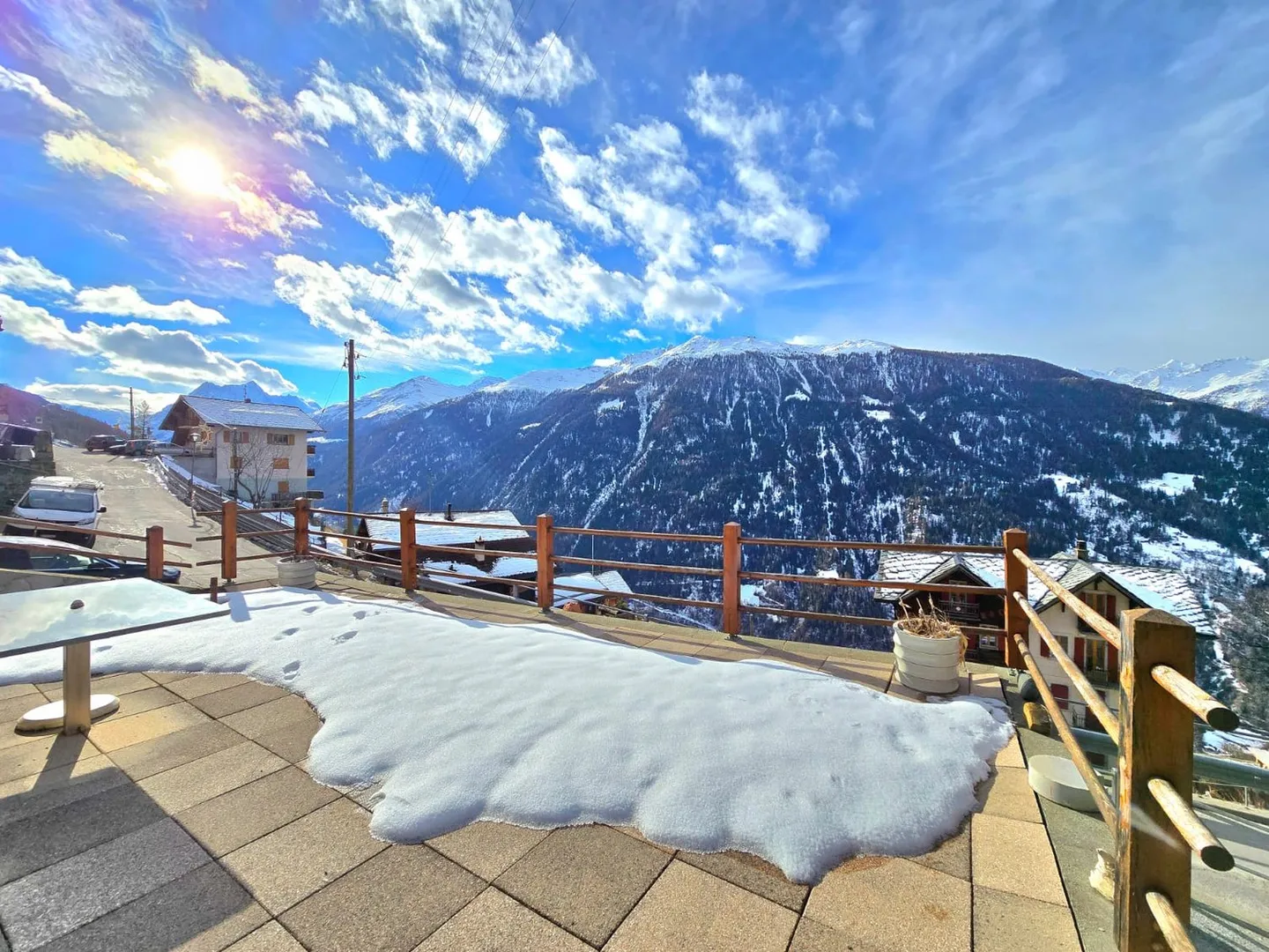 Charming 3.5-room apartment with panoramic views in Trogne (Saint-Martin), Val d'Hérens - Photo 3 of 17