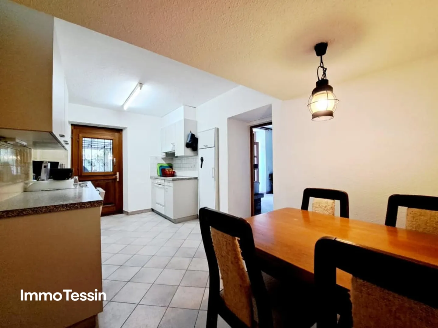 Appartamento al piano terra affascinante e bello in una posizione tranquilla con una grande terrazza privata di 35 m2 - Foto 9 di 13
