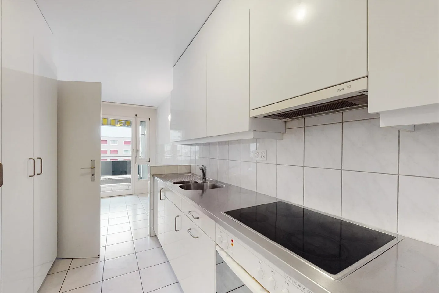 Accommodation in a quiet and green neighborhood - Photo 3 of 7