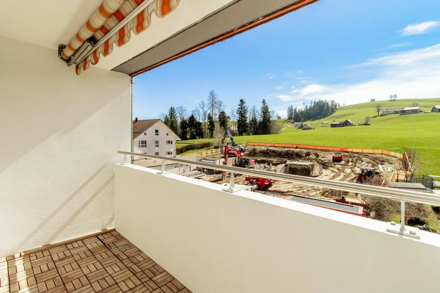 Abitare vicino alla natura con ampio balcone e ambiente idilliaco - Foto 10 di 11