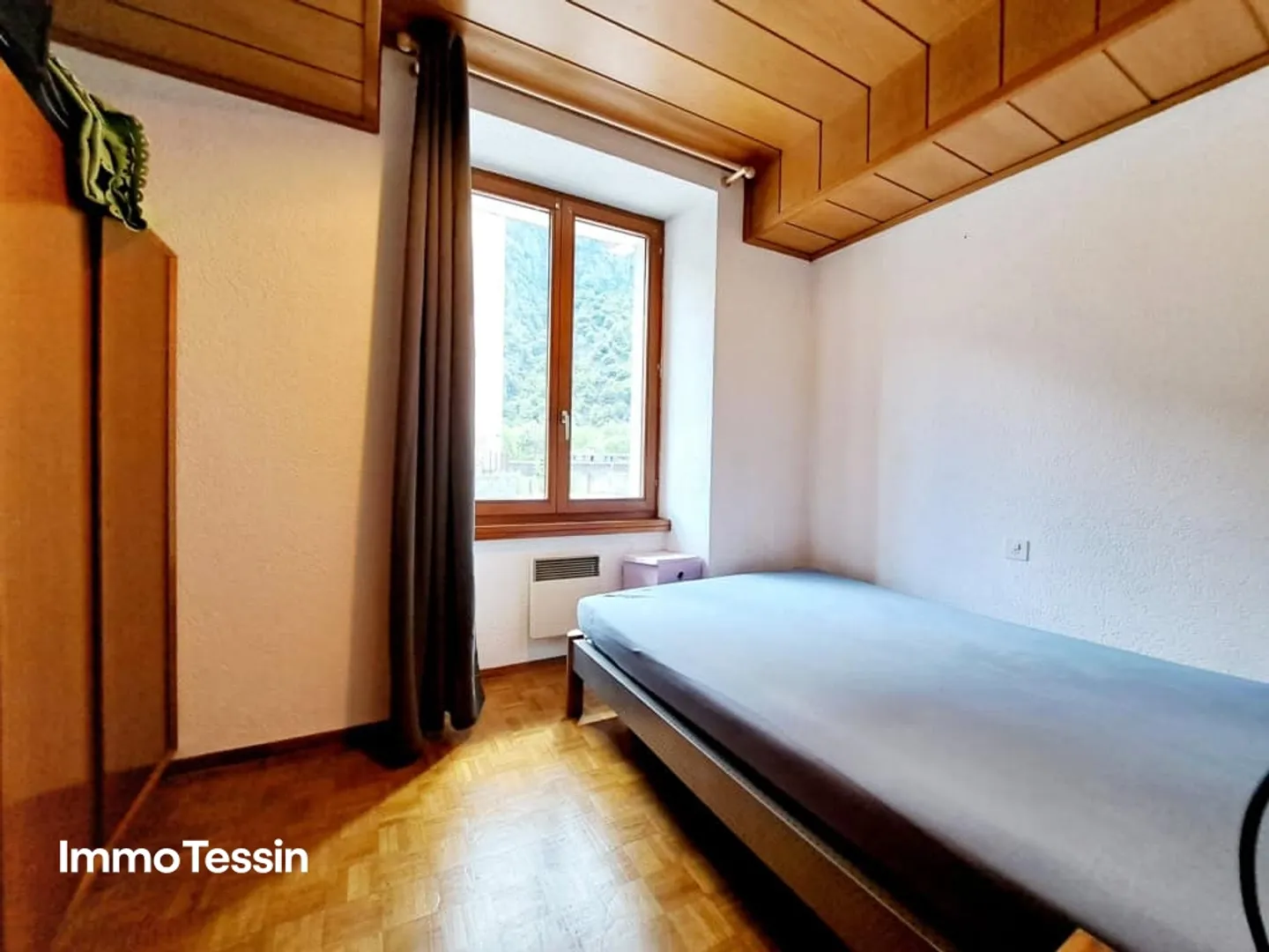 Appartamento al piano terra affascinante e bello in una posizione tranquilla con una grande terrazza privata di 35 m2 - Foto 11 di 13