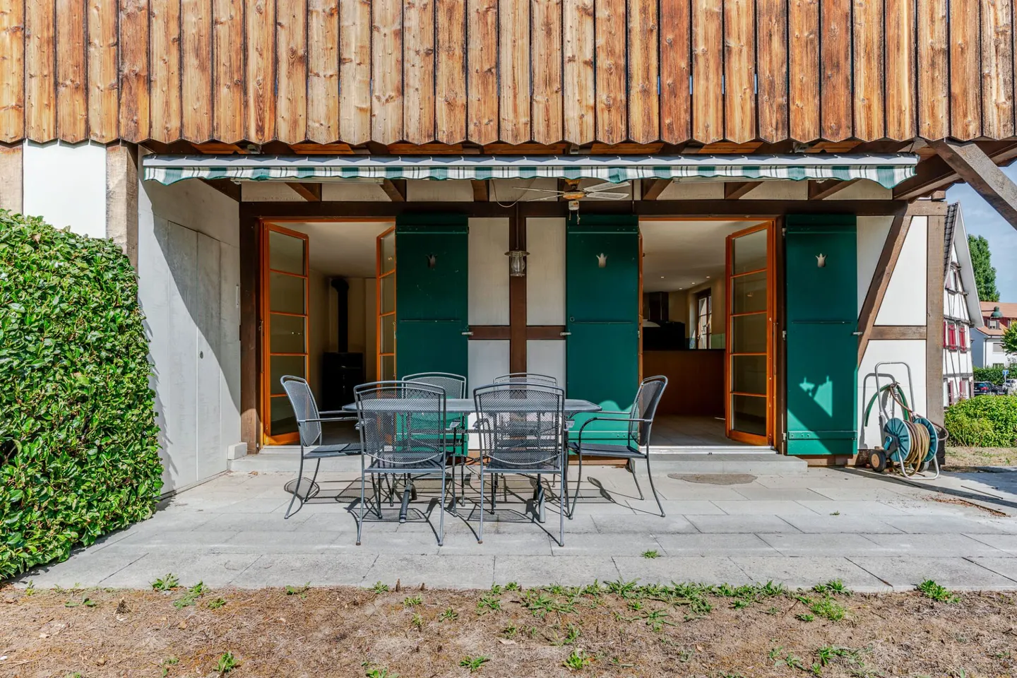 Maison de famille double spacieuse 4.5 Z' plus salle de loisirs et 2 places de parking - Photo 3 sur 12