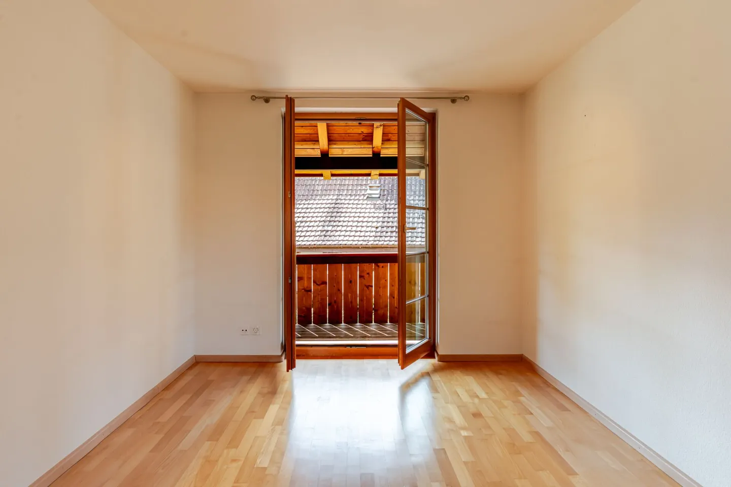 Maison de famille double spacieuse 4.5 Z' plus salle de loisirs et 2 places de parking - Photo 5 sur 12