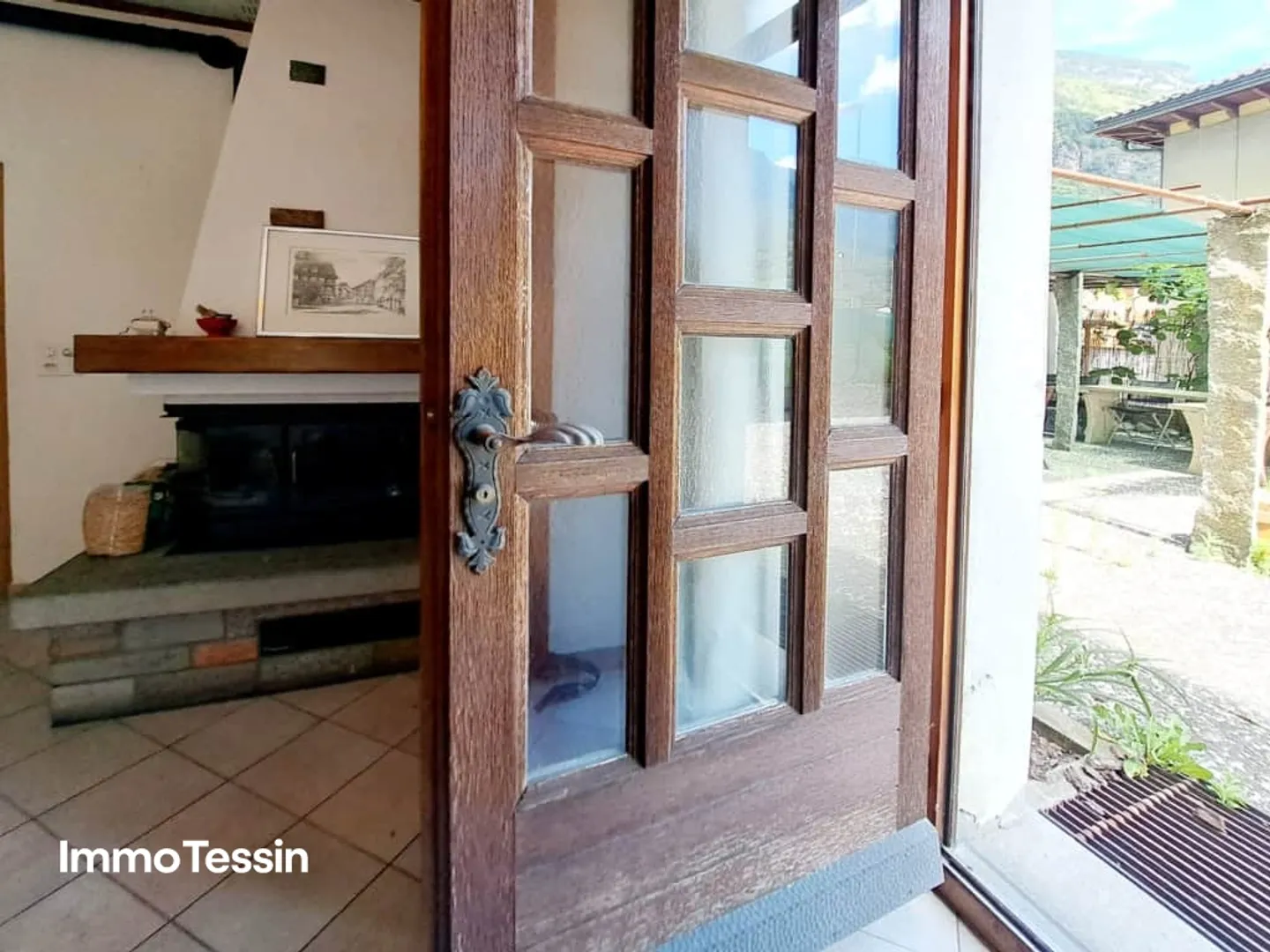 Appartamento al piano terra affascinante e bello in una posizione tranquilla con una grande terrazza privata di 35 m2 - Foto 12 di 13