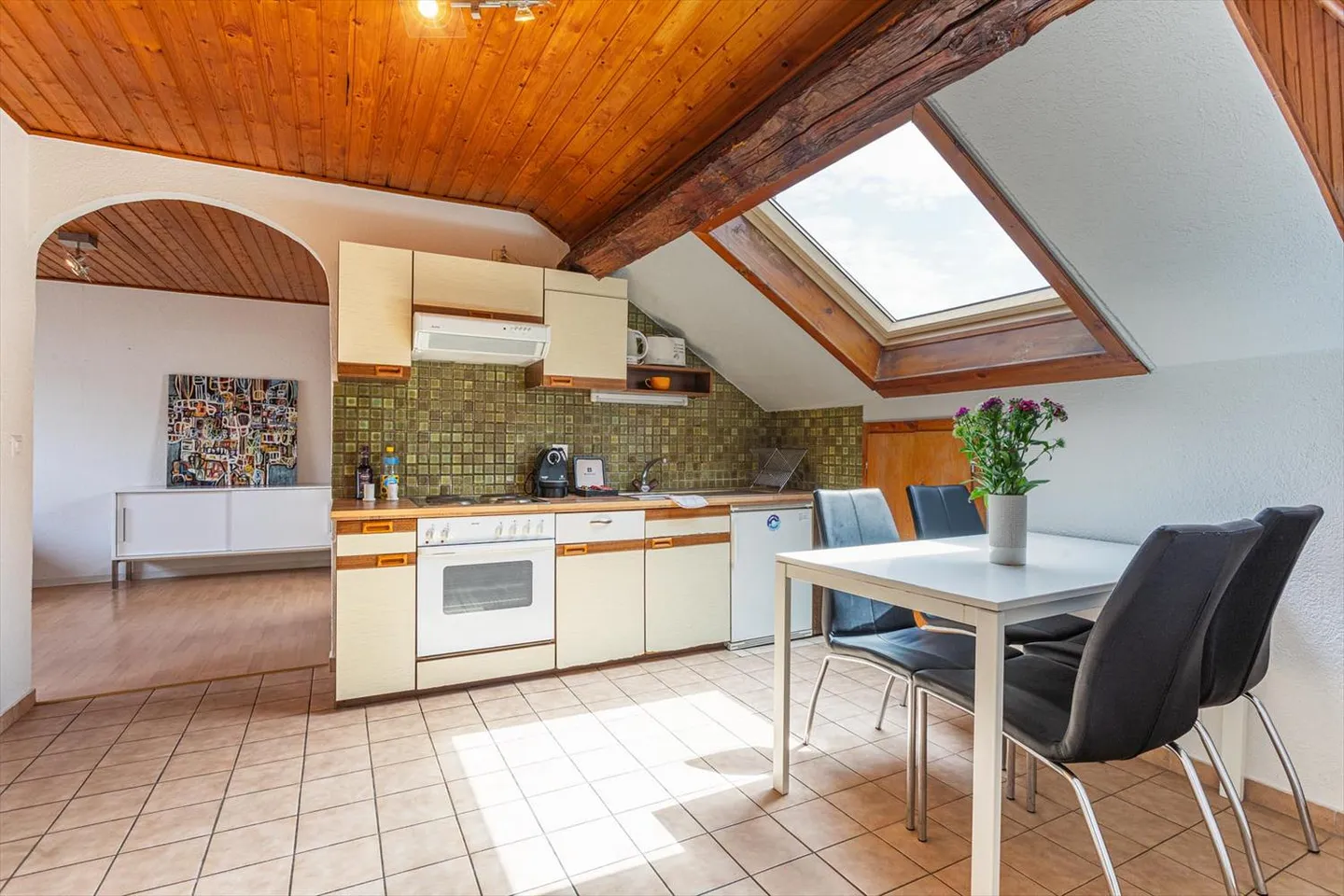 Incantevole appartamento al piano terra con una camera vicino alla stazione ferroviaria di Losanna – Rue du Simplon 10! - Foto 5 di 10