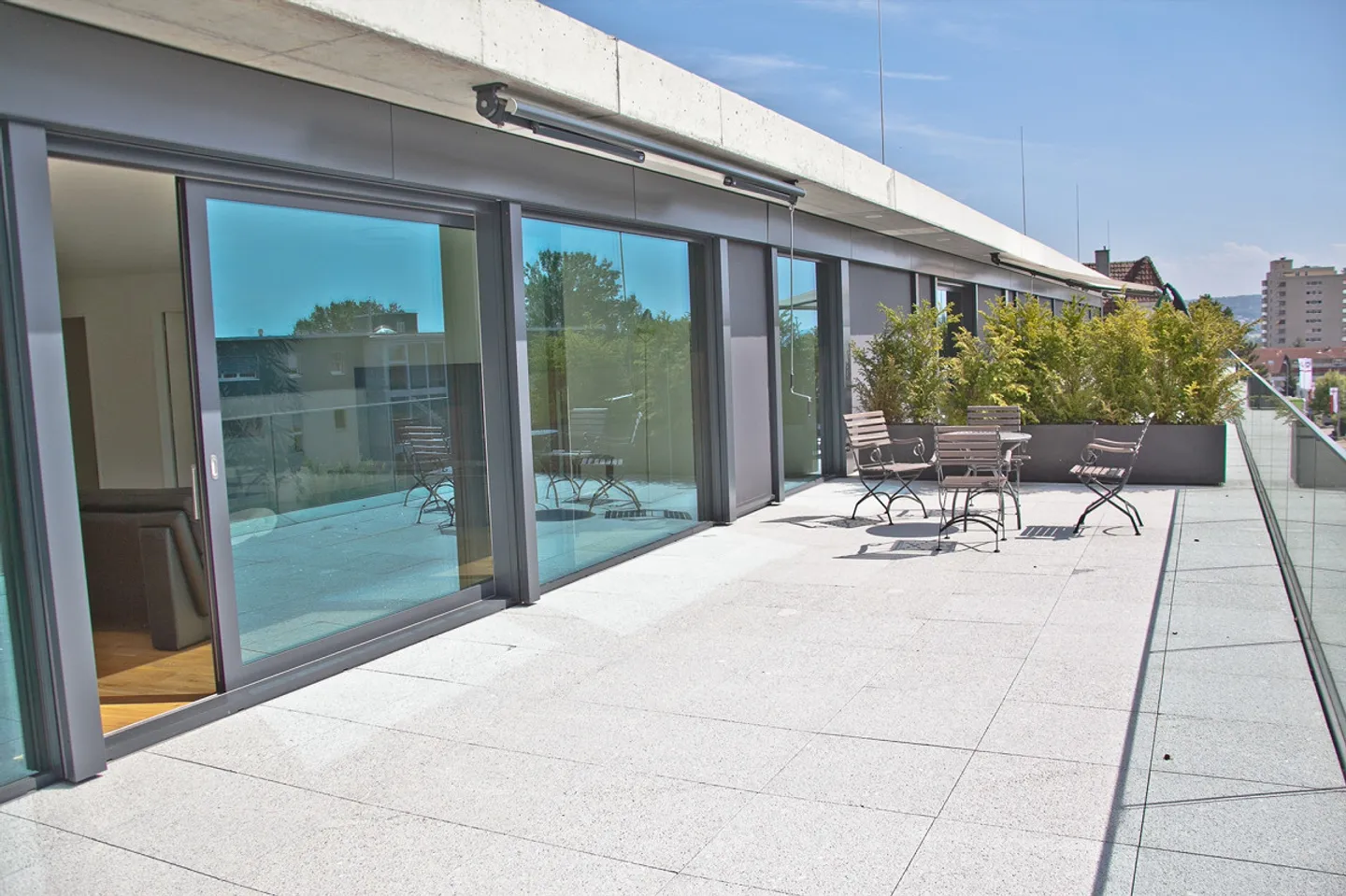 Ampio appartamento attico di 4,5 locali con terrazza e vista panoramica - Foto 2 di 9