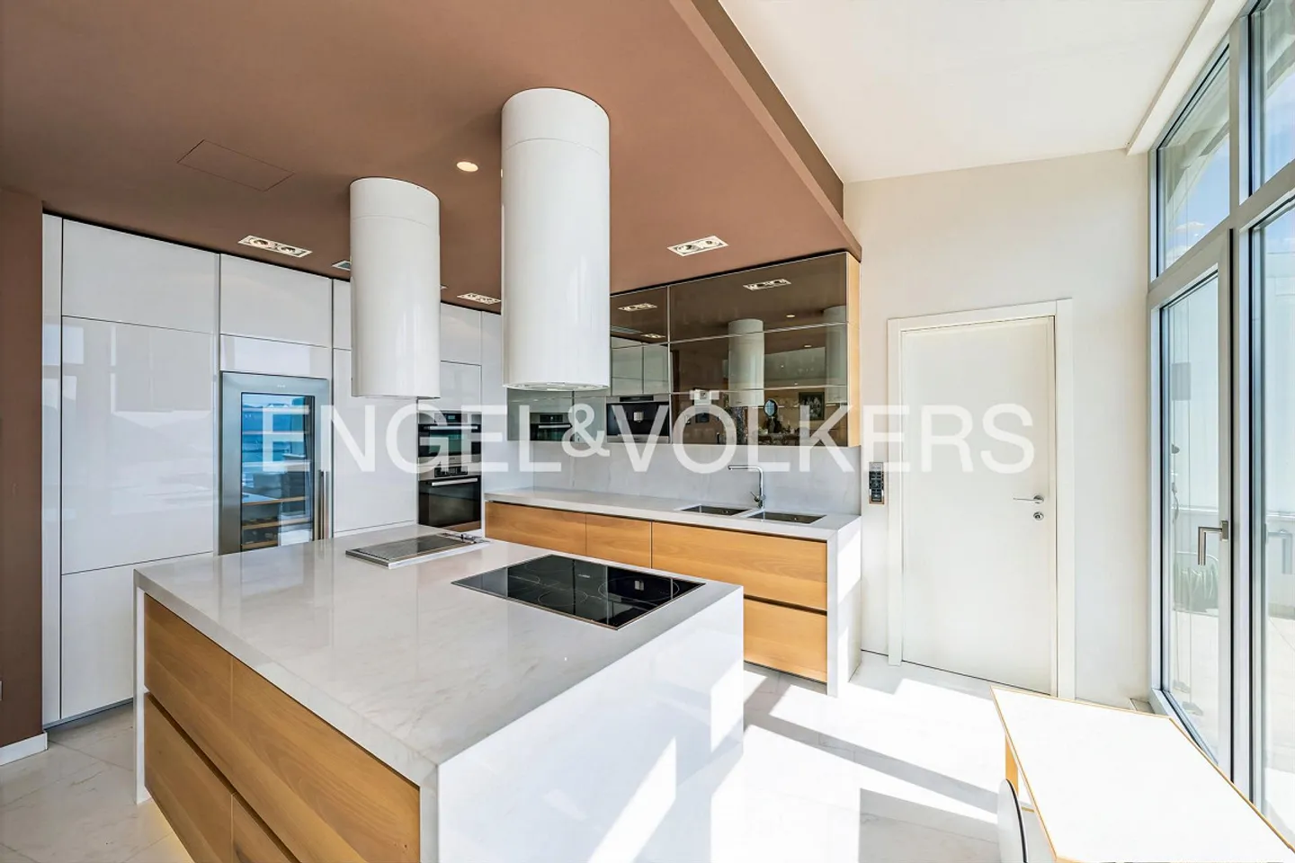 Duplex exclusif avec vue unique sur le lac - Photo 4 sur 13