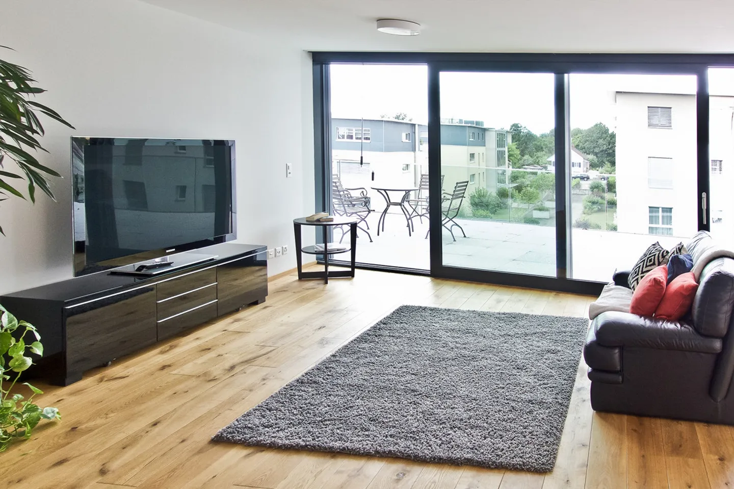 Ampio appartamento attico di 4,5 locali con terrazza e vista panoramica - Foto 4 di 9