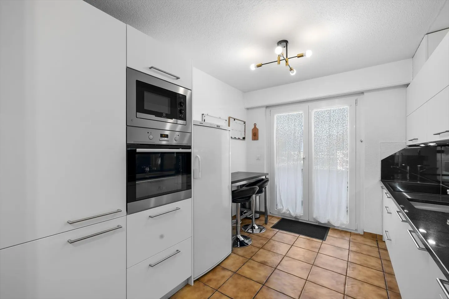 Apartment with panoramic view - Photo 8 of 11