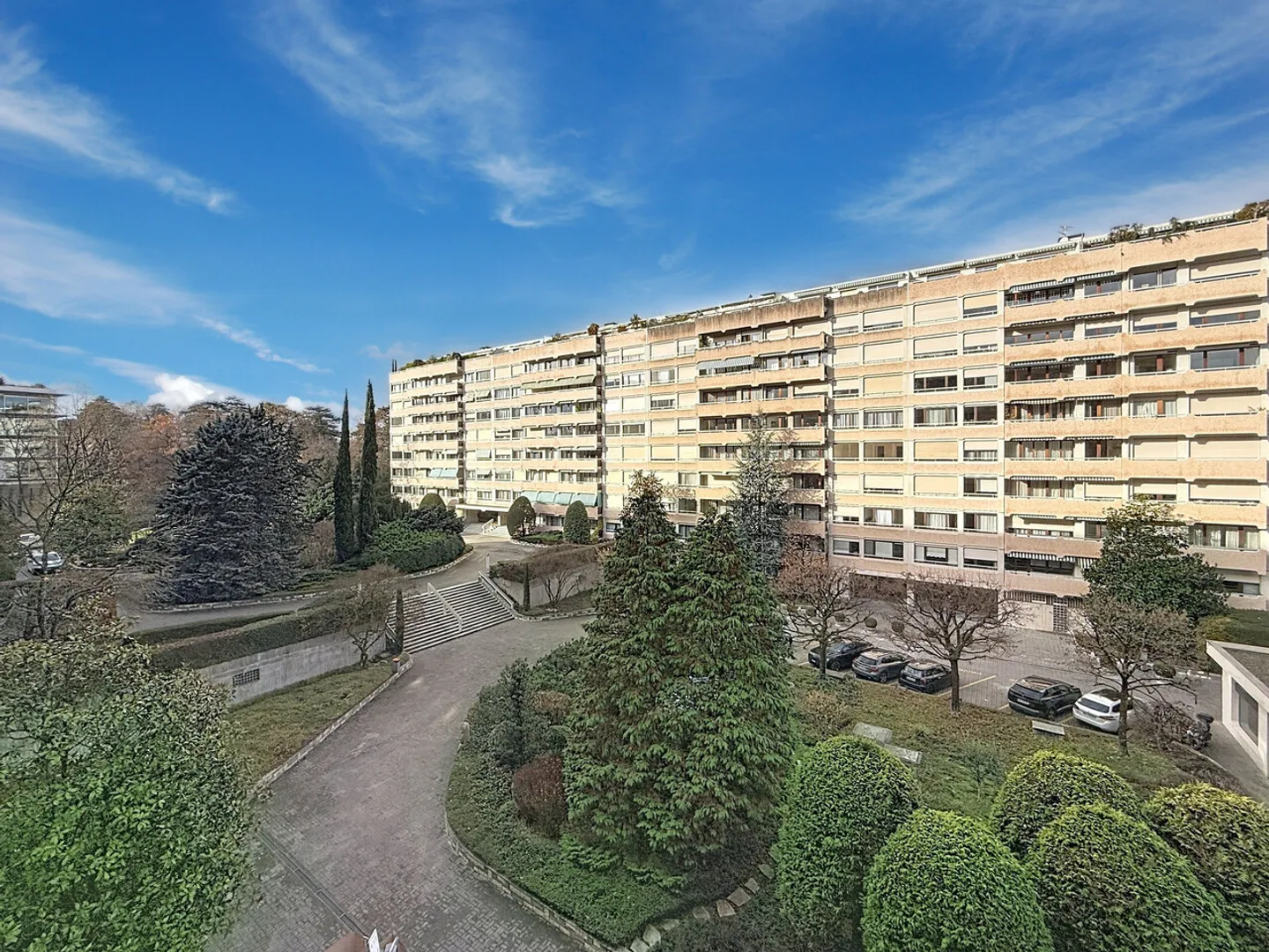 6.5 Room Apartment - Photo 1 of 12