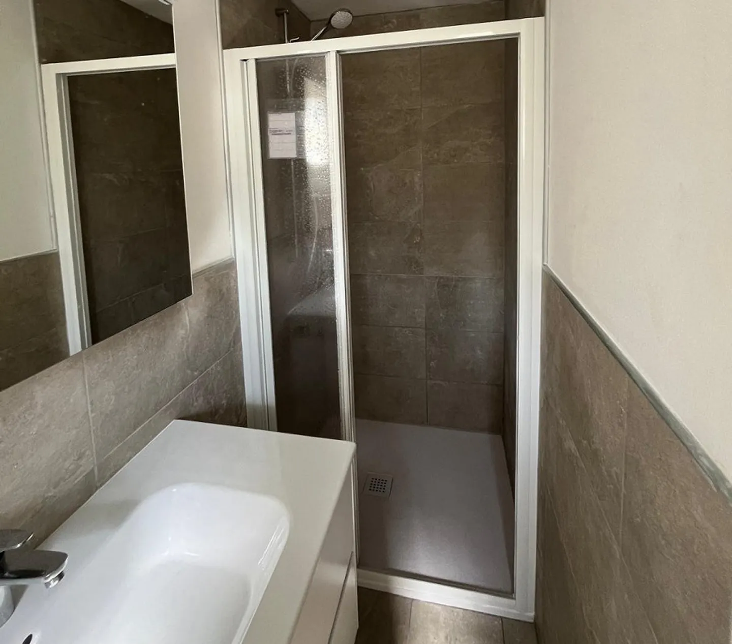 Charmante 3.5 Zimmer in einem unabhängigen Haus - Ideal für Singles-Paare ... - Foto 7 von 8