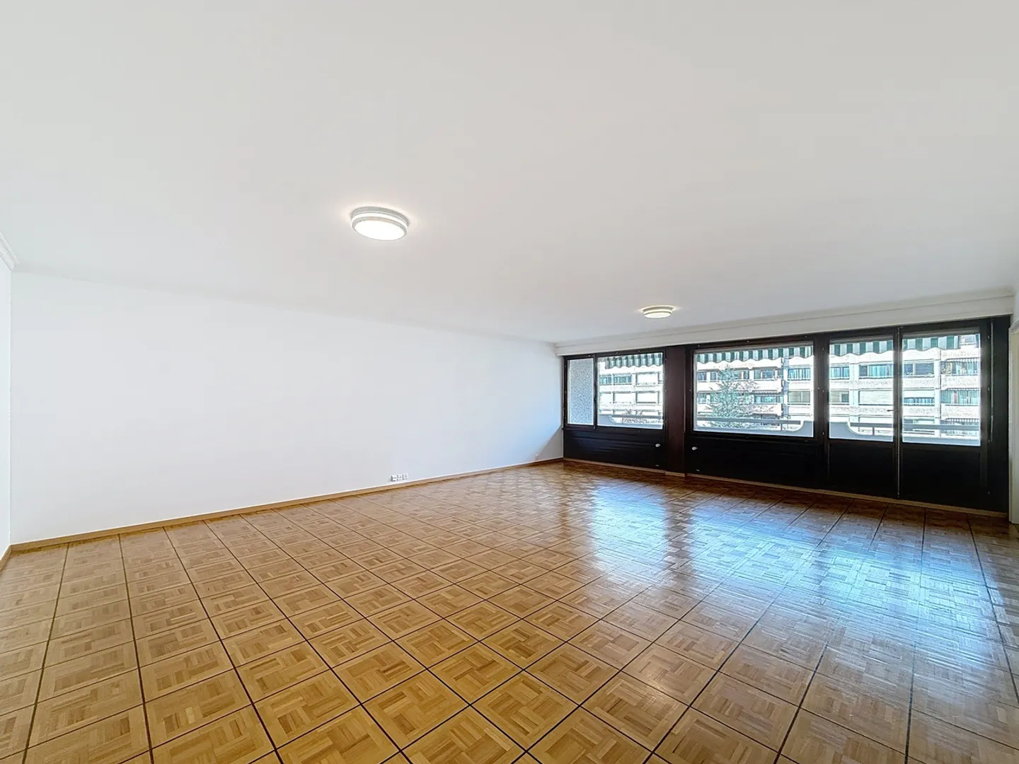 6.5 Room Apartment - Photo 2 of 12