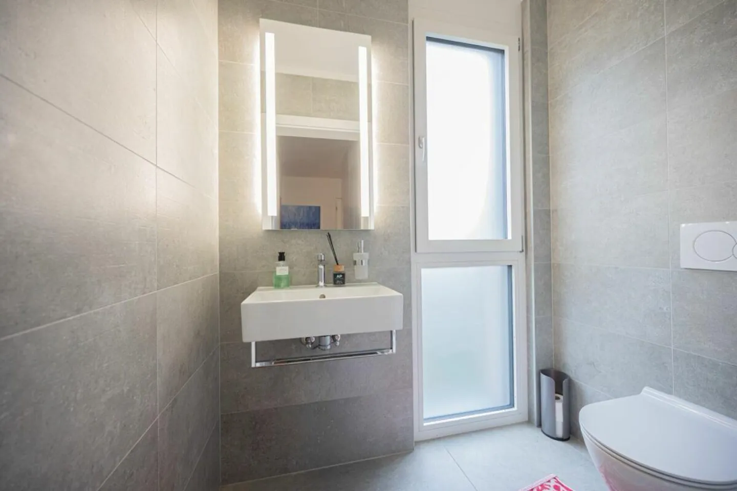 Elegantes Penthouse mit privater Dachterrasse in exklusiver Residenz - Photo 13 sur 16