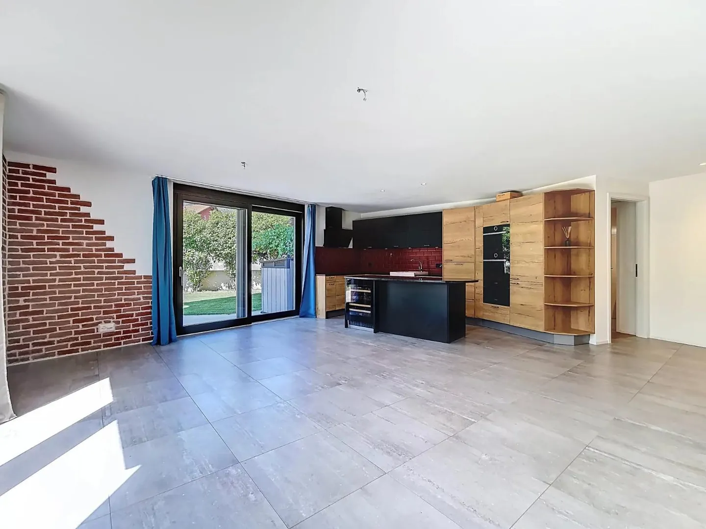Appartement Charmant avec Terrasse - Photo 1 sur 6