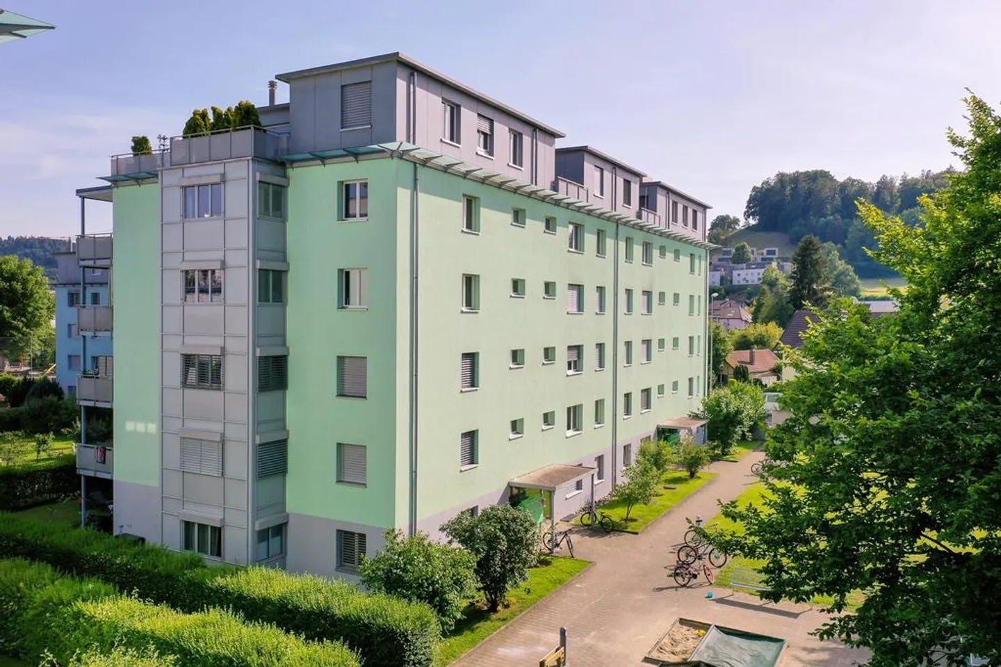 Appartement moderne de 3,5 pièces à Suhr - Photo 1 sur 8