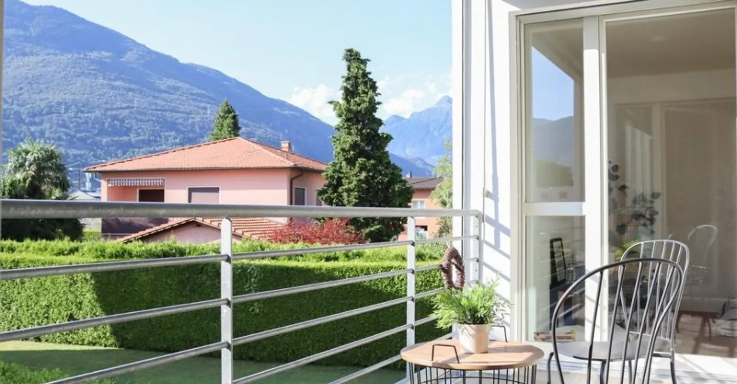 Bright and spacious 4.5-room apartment in Giubiasco - Photo 9 of 10