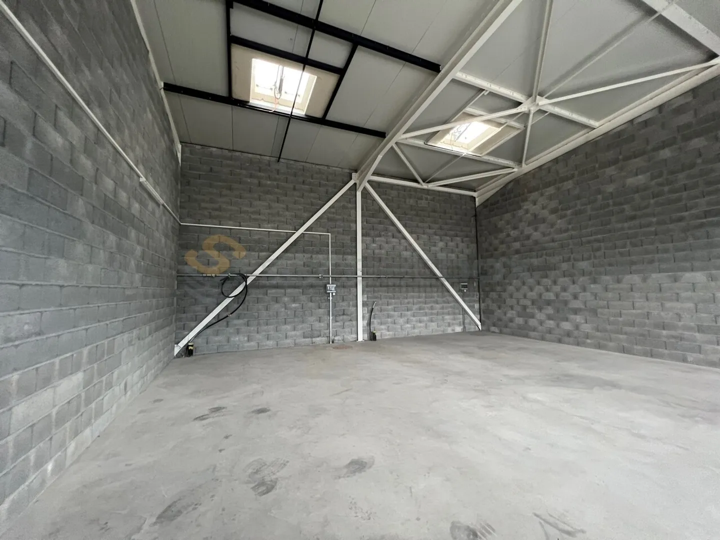 „Streetbox doppelt von 120m2 sehr gut gelegen“ - Foto 2 von 3