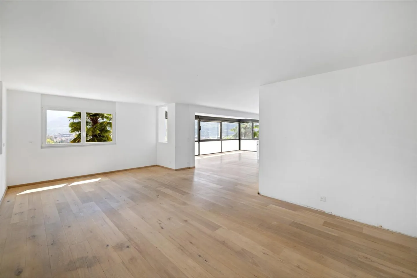 Rare exclusivity? Panoramic view of the castles and the city of Sion - Photo 5 of 13