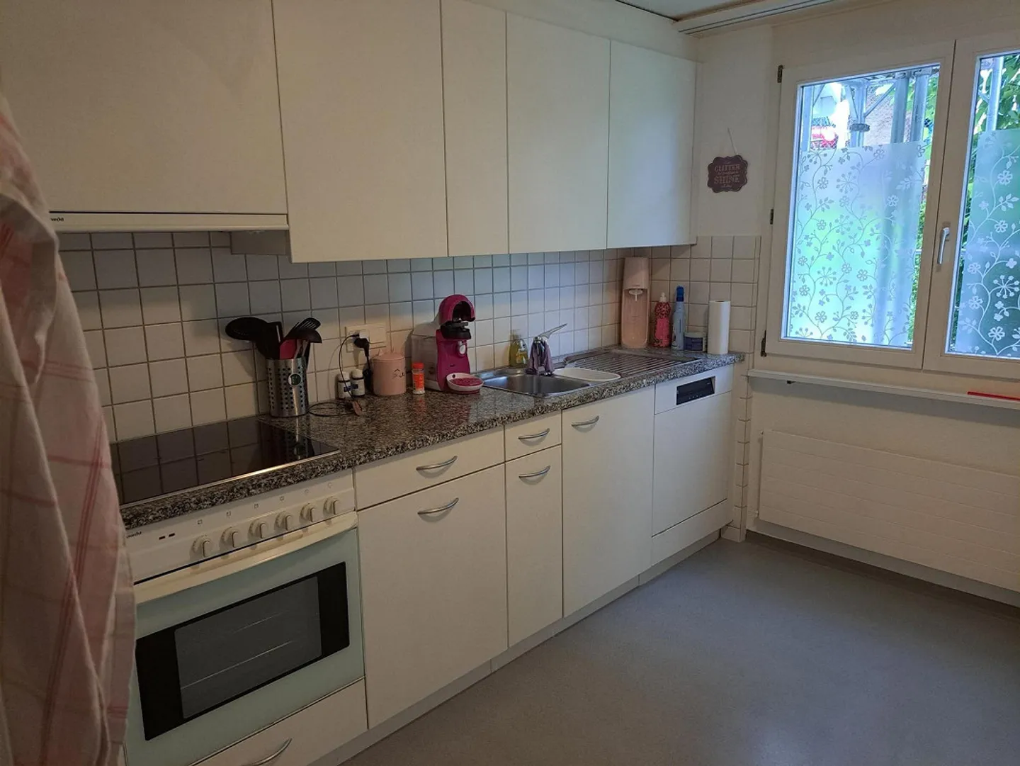 Beautiful and bright 3.5 room apartment for rent - Photo 2 of 11