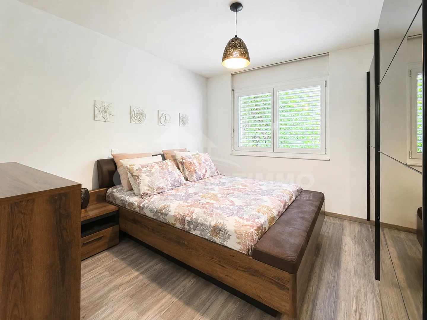 Appartement spacieux avec jardin - Photo 5 sur 8