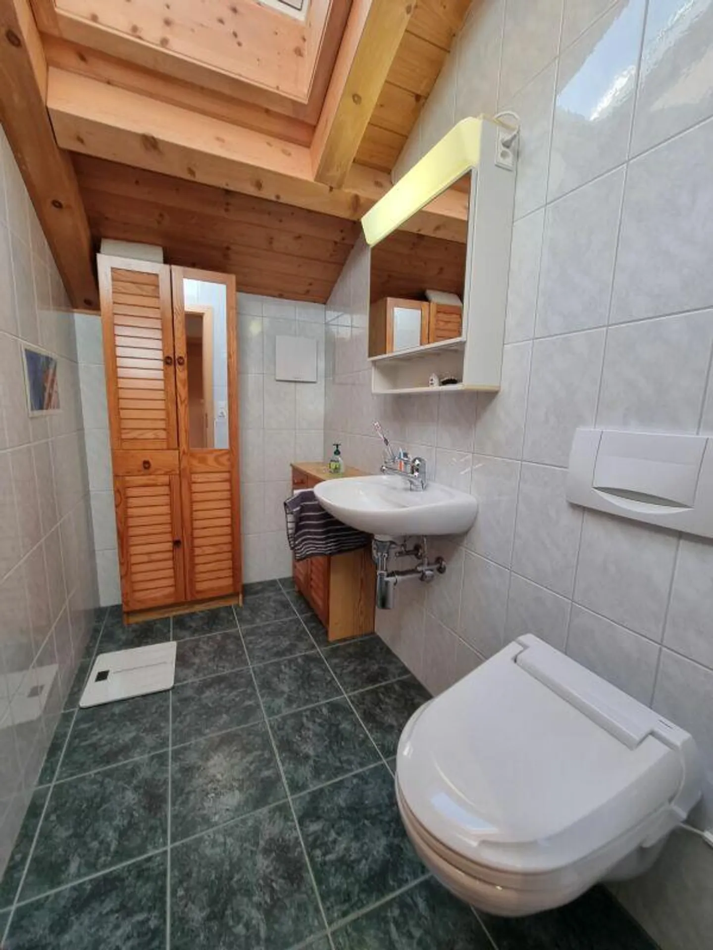 Exclusive 4.5-room penthouse apartment with a wide view and plenty of sun - Photo 8 of 12