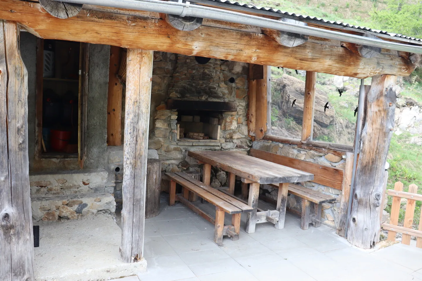 Idillio alpino puro – rifugio connesso alla natura a Bachalp (VS) - Foto 2 di 27