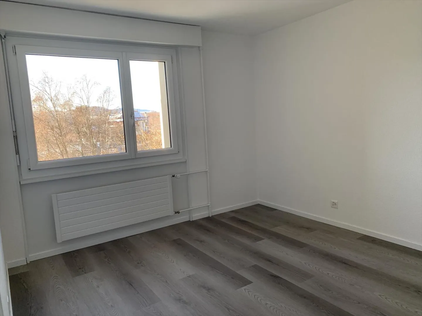 Apartment for rent - Photo 4 of 8