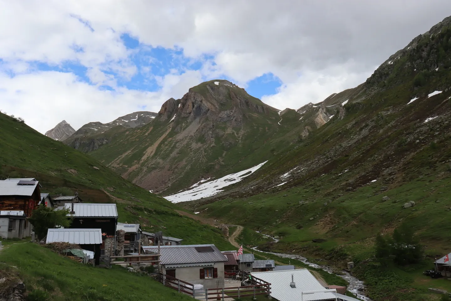 Idillio alpino puro – rifugio connesso alla natura a Bachalp (VS) - Foto 18 di 27