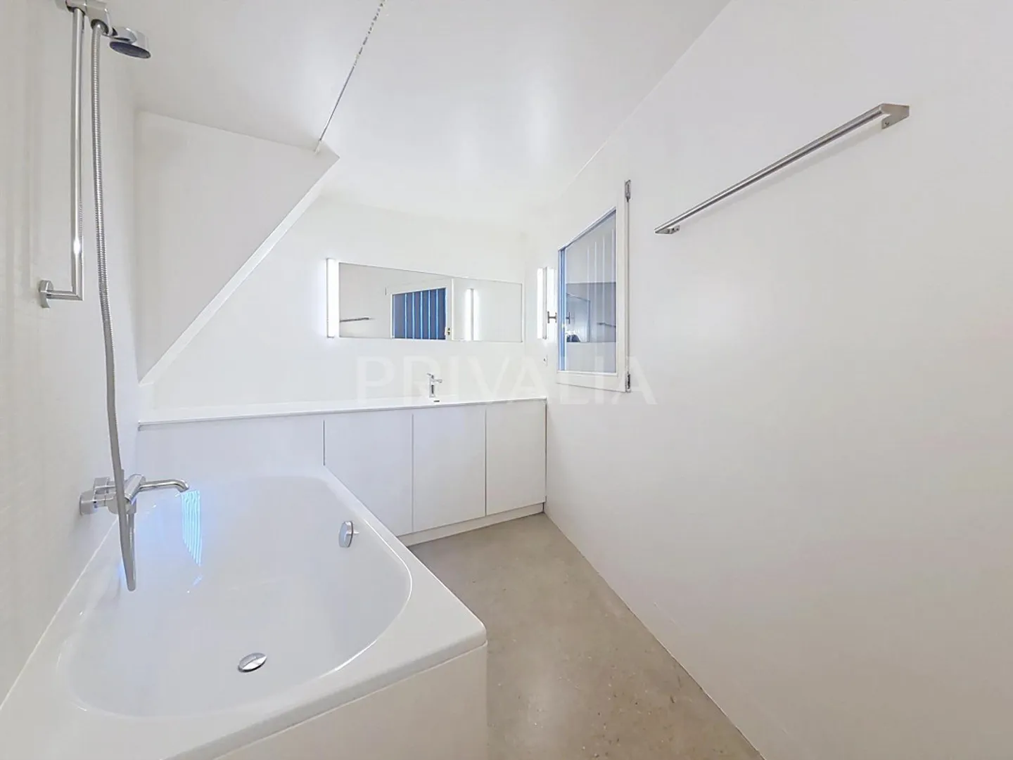 Independent loft with garden in a green setting - Photo 4 of 7