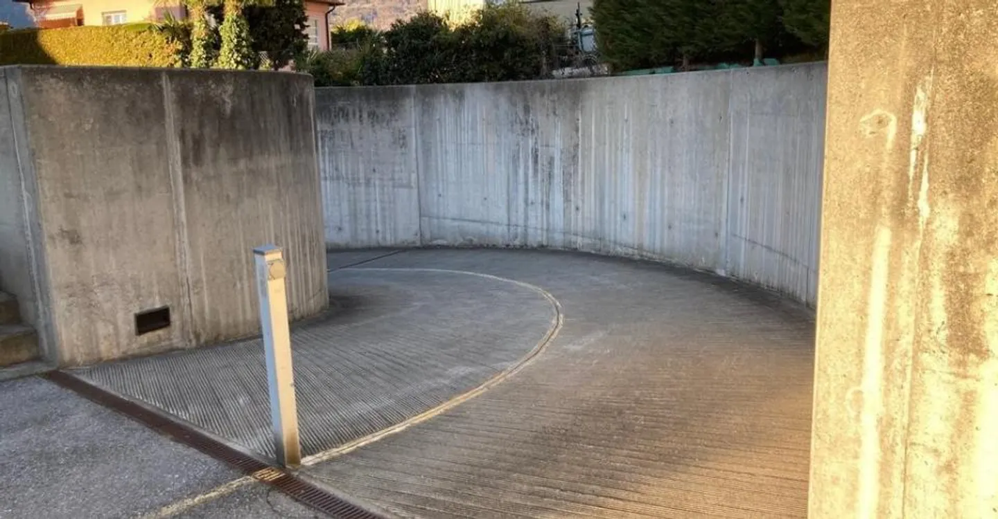 Parking intérieur à Giubiasco - à Via Ressiga 10 E/F/G - Photo 1 sur 1