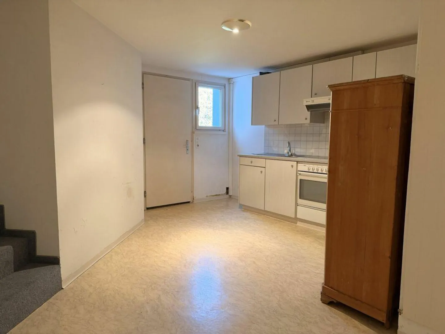 Casa unifamiliare di 8 ½ stanze con appartamento di 1 ½ stanza in una posizione idilliaca con vista magnifica - Foto 10 di 14