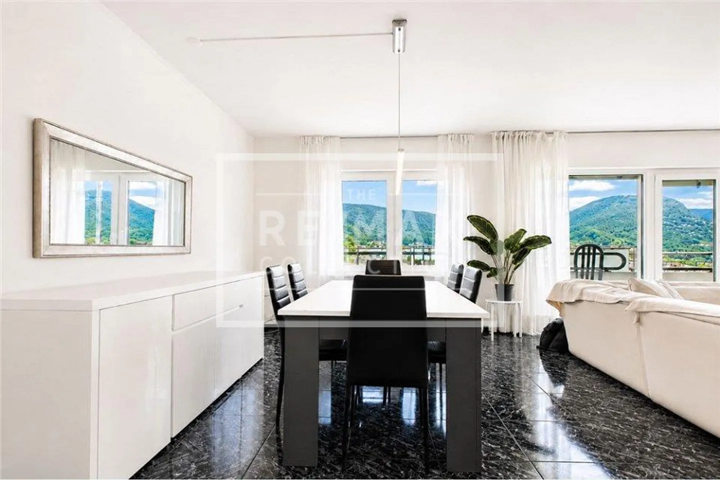 Living Comfort in a Strategic Location with Panoramic Terrace - Photo 4 of 13