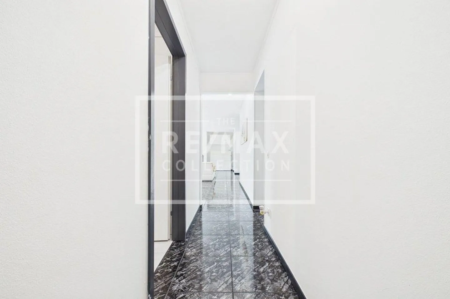 Living Comfort in a Strategic Location with Panoramic Terrace - Photo 13 of 13