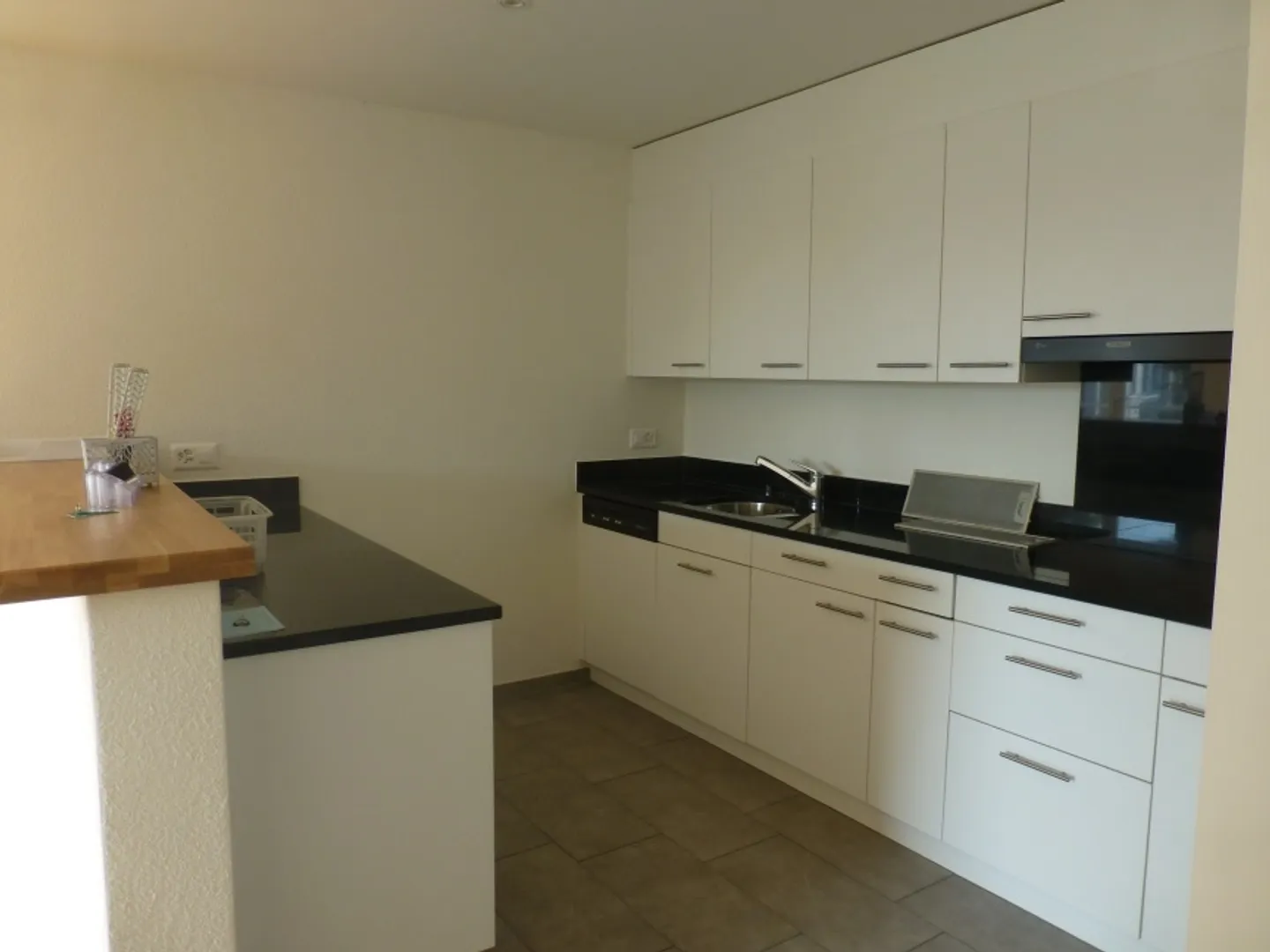 Schöne, sehr grosse 3.5-Zimmerwohnung - Foto 1 von 9