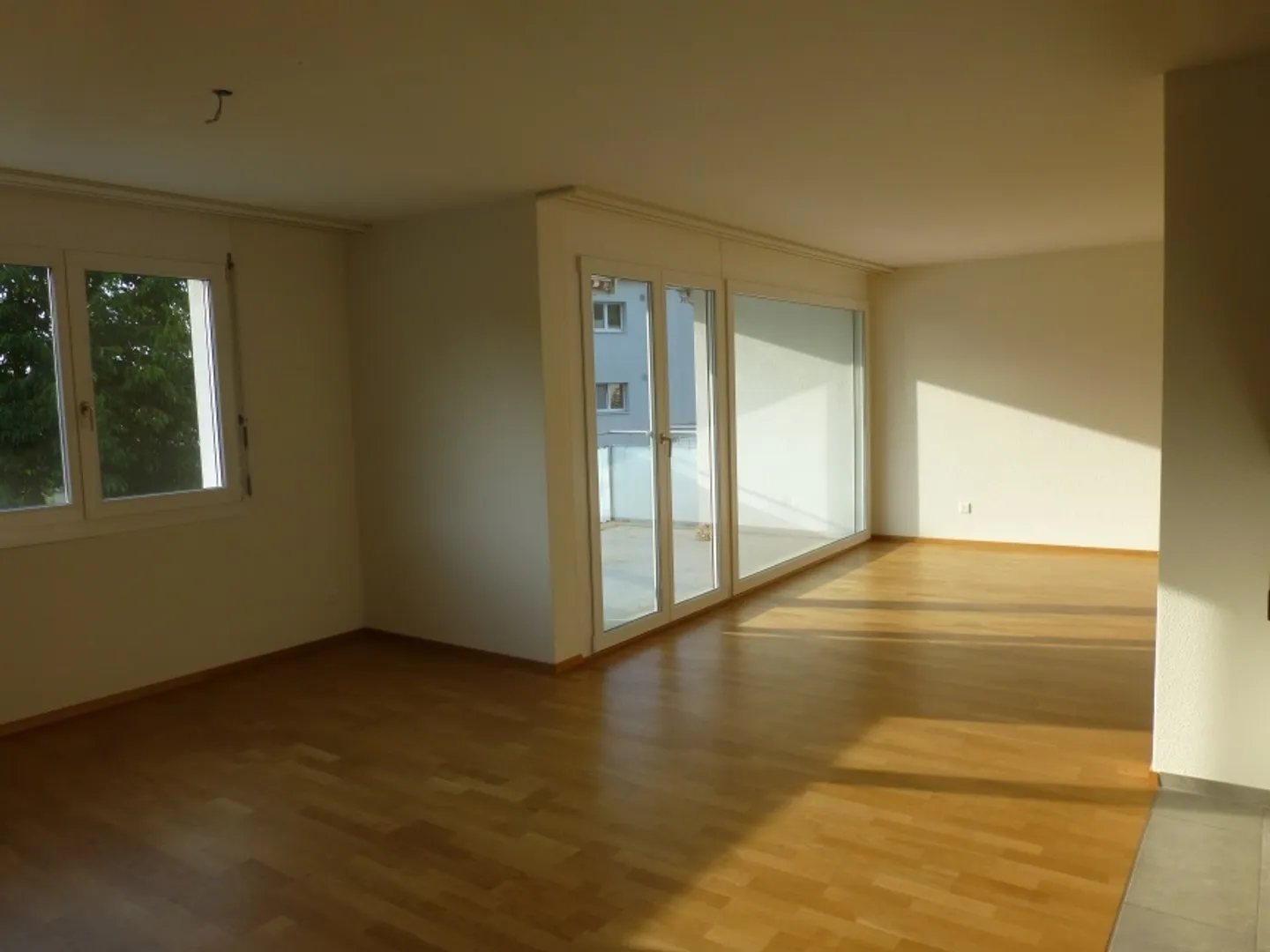 Schöne, sehr grosse 3.5-Zimmerwohnung - Foto 2 von 9