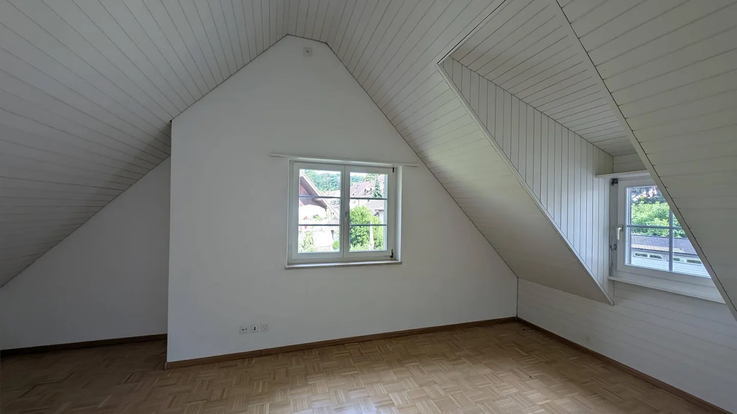 5.5-room maisonette apartment with loggia in the heart of Giebenach - Photo 7 of 11