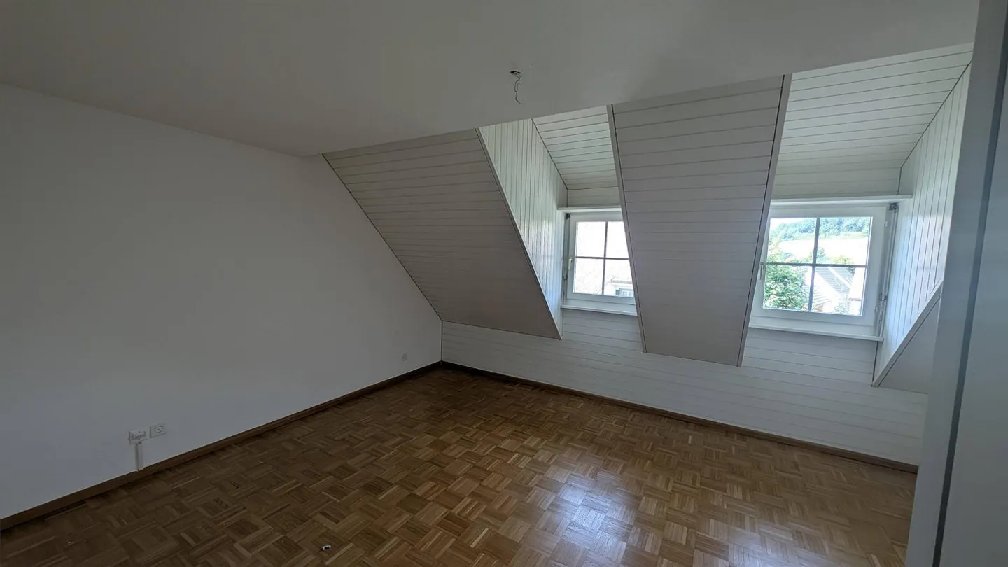 5.5-room maisonette apartment with loggia in the heart of Giebenach - Photo 8 of 11