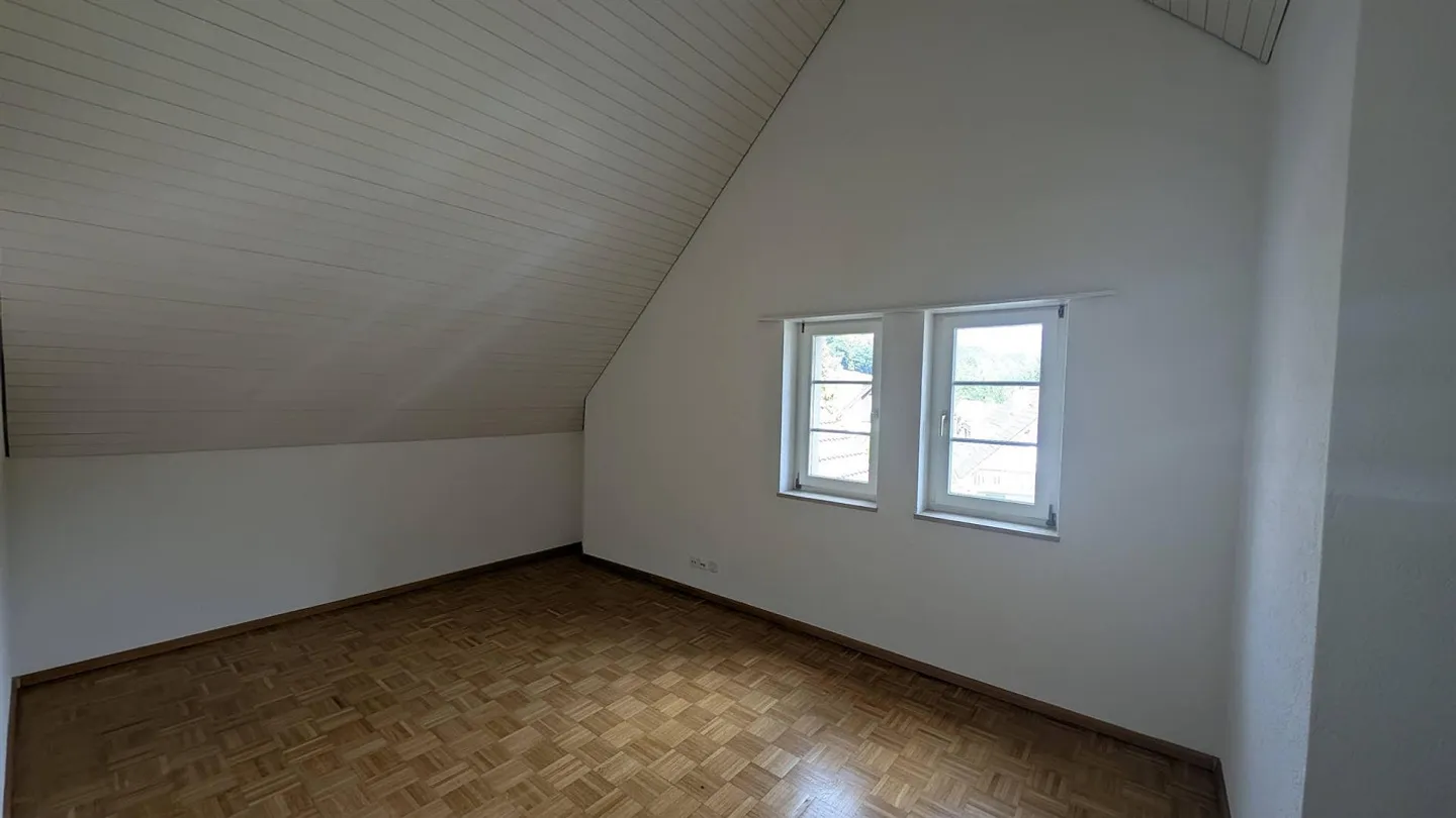 5.5-room maisonette apartment with loggia in the heart of Giebenach - Photo 9 of 11