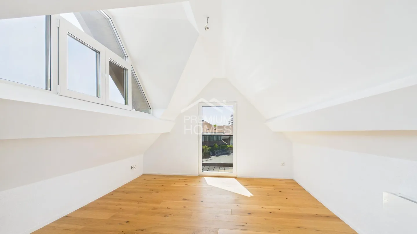 Charming Detached Family Home - Photo 10 of 13